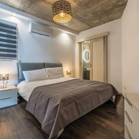 Brand New Close To Amenities. An Exceptionally Chic Get-away! Appartamento *
