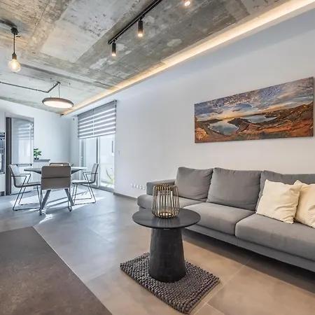 Brand New Close To Amenities. An Exceptionally Chic Get-away! * Ta Xbiex