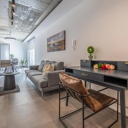 Brand New Close To Amenities. An Exceptionally Chic Get-away! Daire Ta Xbiex