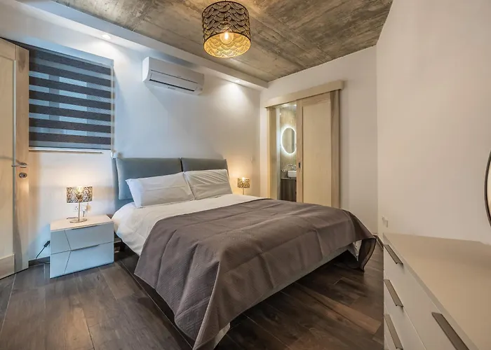 Brand New Close To Amenities. An Exceptionally Chic Get-away! Apartament *