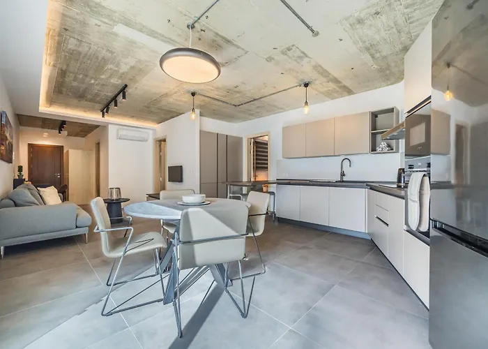 Apartament Brand New Close To Amenities. An Exceptionally Chic Get-away! *