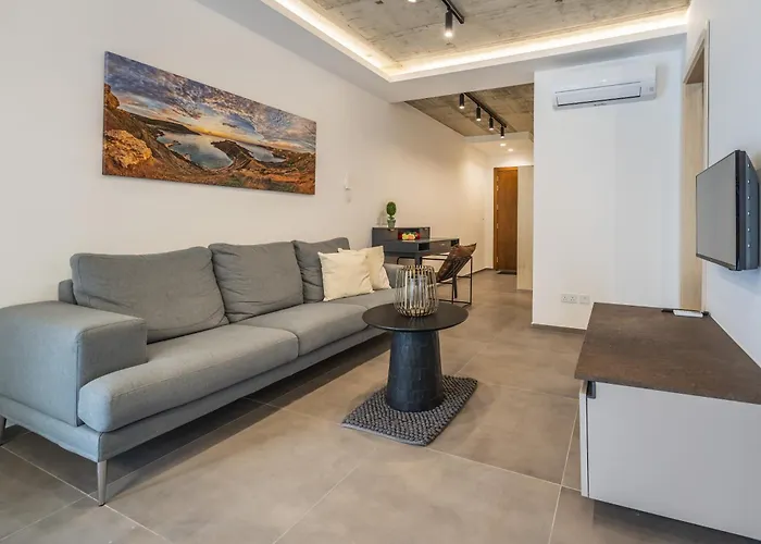 Apartament Brand New Close To Amenities. An Exceptionally Chic Get-away! Ta Xbiex