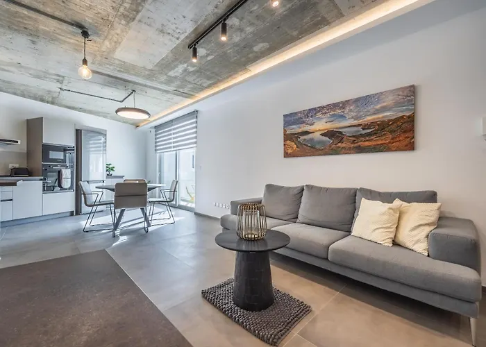 Brand New Close To Amenities. An Exceptionally Chic Get-away! * Ta Xbiex